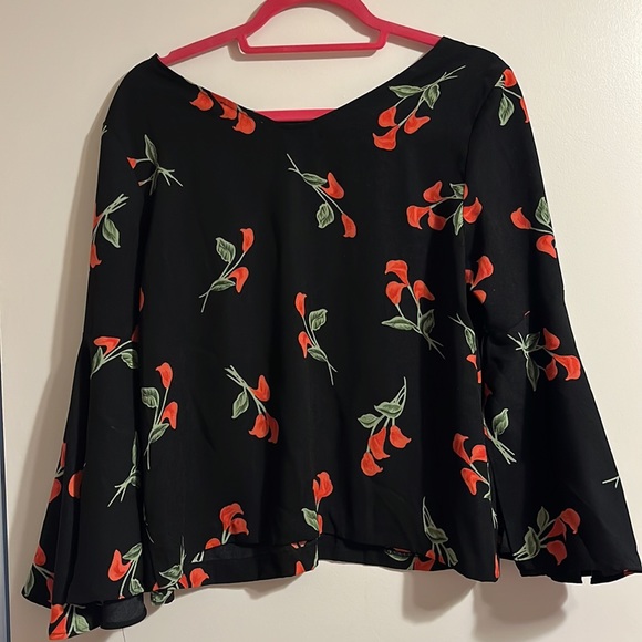 Floral Print Peasant Bell Slit Sleeve Top - Picture 4 of 4
